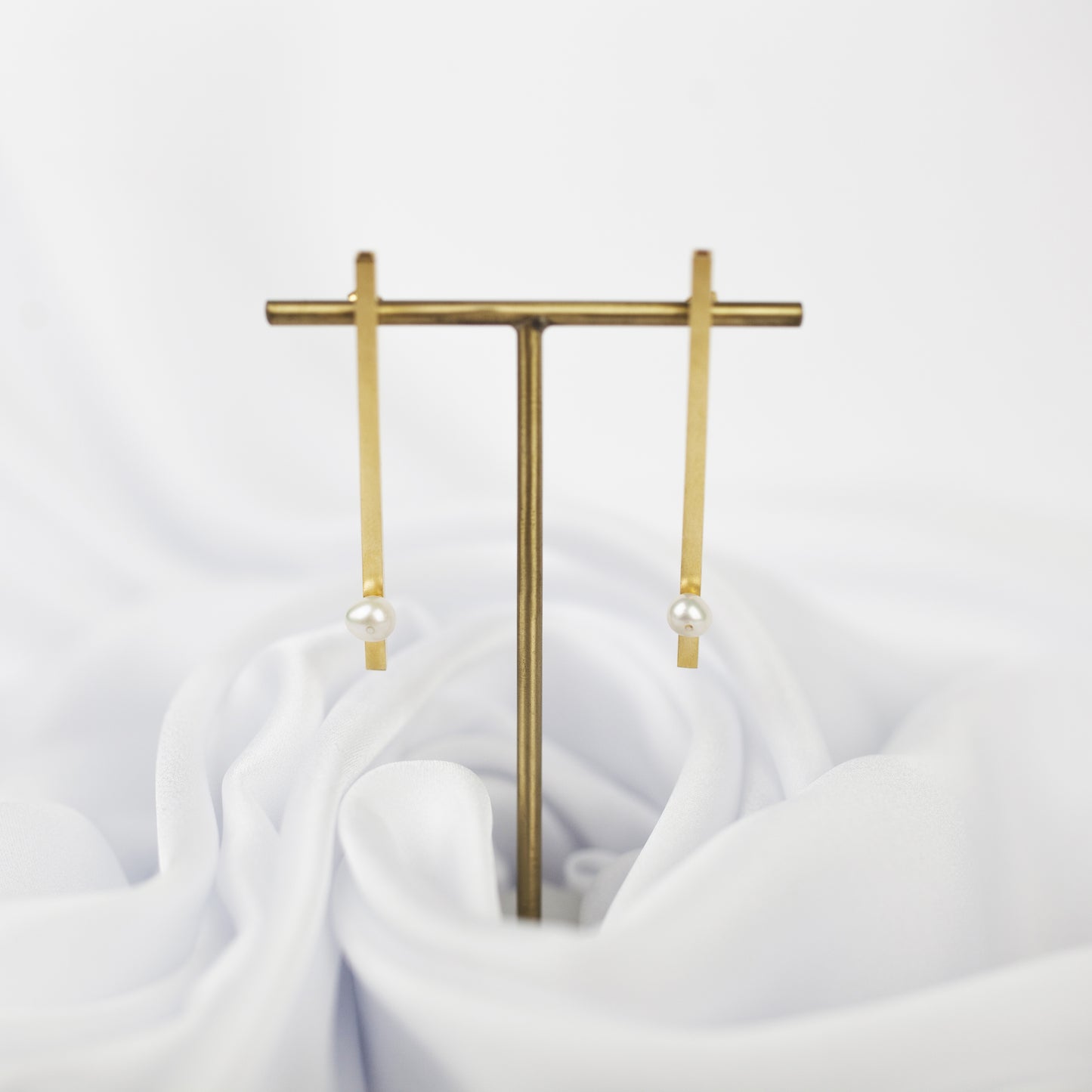 Earrings Bar Pearl Gold Plated "Vermeer Collection"